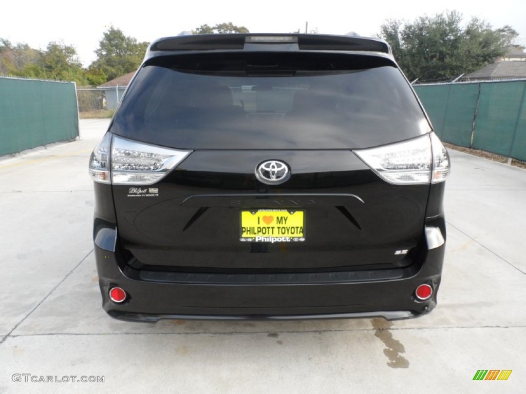 2011 Sienna SE - Black / Dark Charcoal photo #4