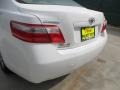 Super White - Camry LE Photo No. 19
