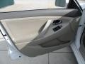 Super White - Camry LE Photo No. 30
