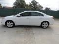 2009 Polar White Saturn Aura XE  photo #6
