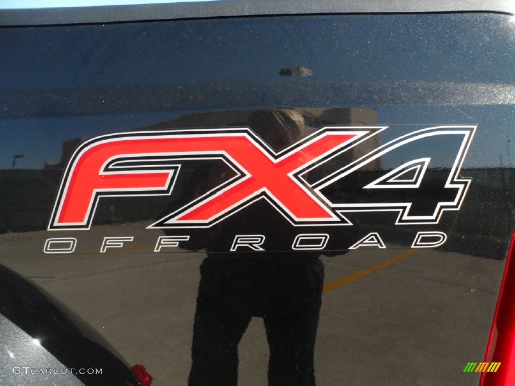 2012 F350 Super Duty XLT Crew Cab 4x4 Dually - Tuxedo Black Metallic / Adobe photo #19