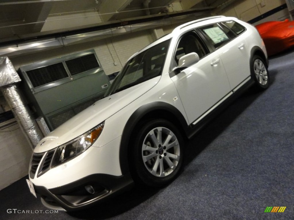 Arctic White Saab 9-3