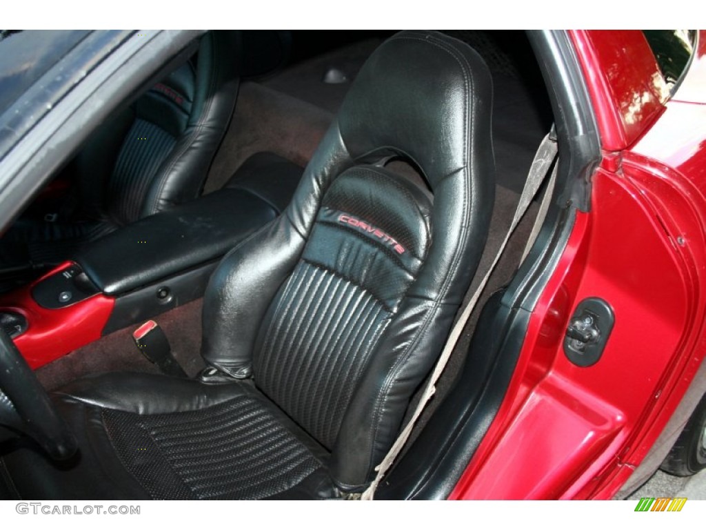 2000 Corvette Coupe - Magnetic Red Metallic / Black photo #42
