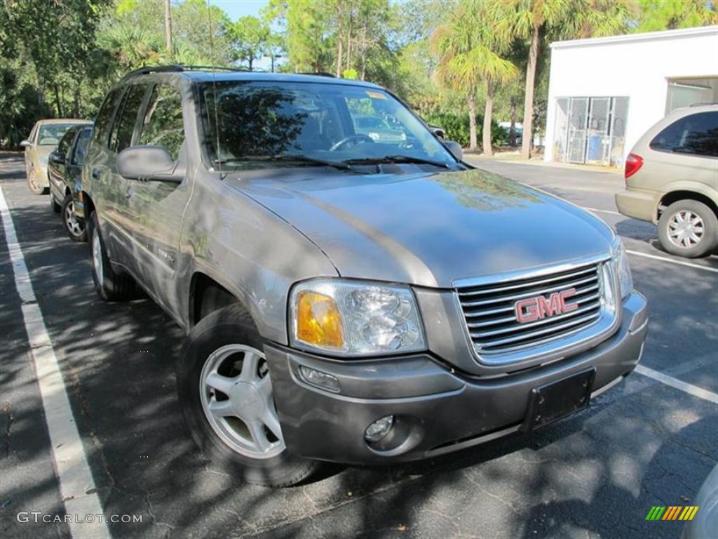 2006 Envoy SLE 4x4 - Sand Beige Metallic / Light Gray photo #1