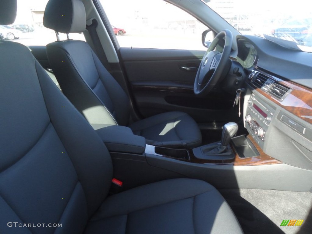 2010 3 Series 335i xDrive Sedan - Jet Black / Black photo #20