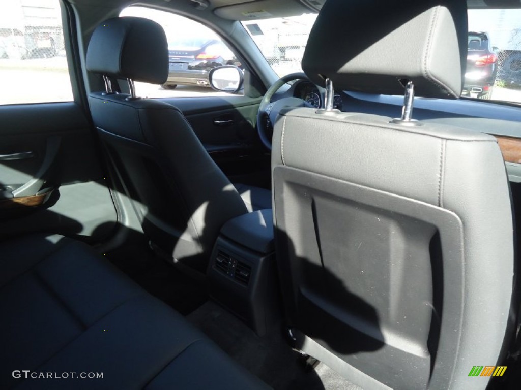2010 3 Series 335i xDrive Sedan - Jet Black / Black photo #23