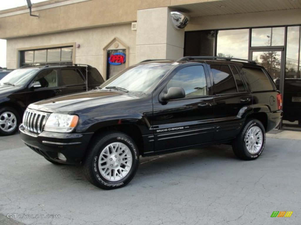 2002 Grand Cherokee Limited 4x4 - Black / Taupe photo #3