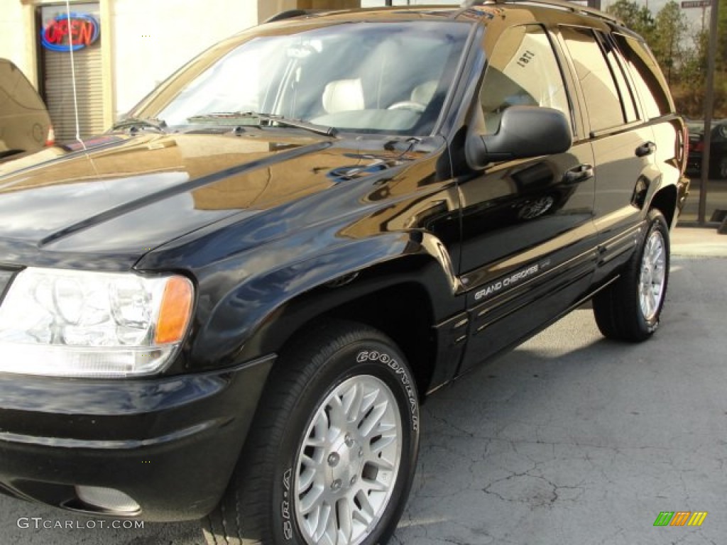 2002 Grand Cherokee Limited 4x4 - Black / Taupe photo #8