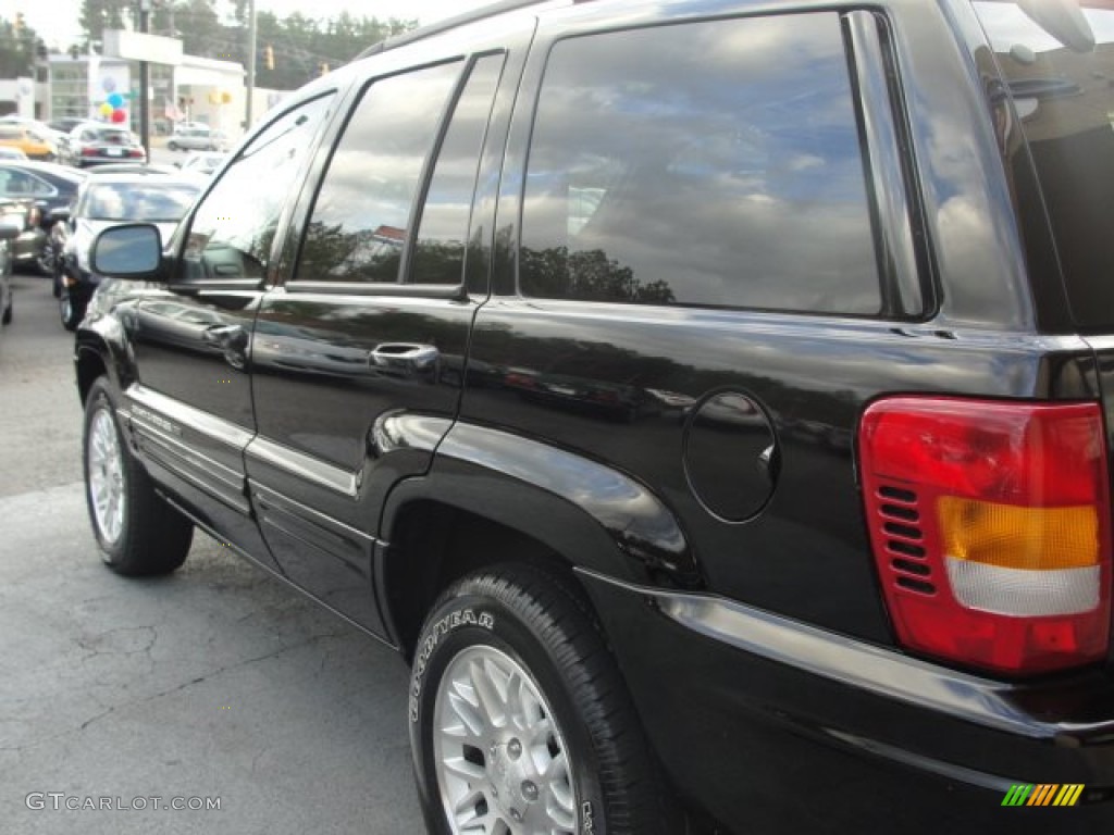 2002 Grand Cherokee Limited 4x4 - Black / Taupe photo #10