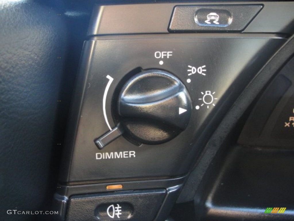 1995 Chevrolet Corvette Coupe Controls Photo #56988626