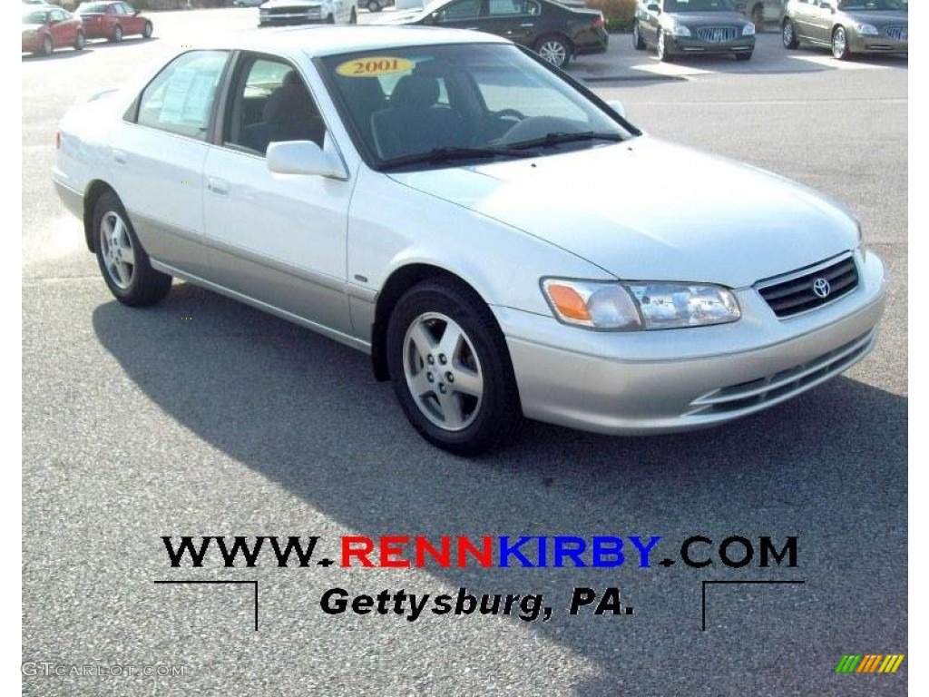 2001 Camry LE - Diamond White / Gray photo #1