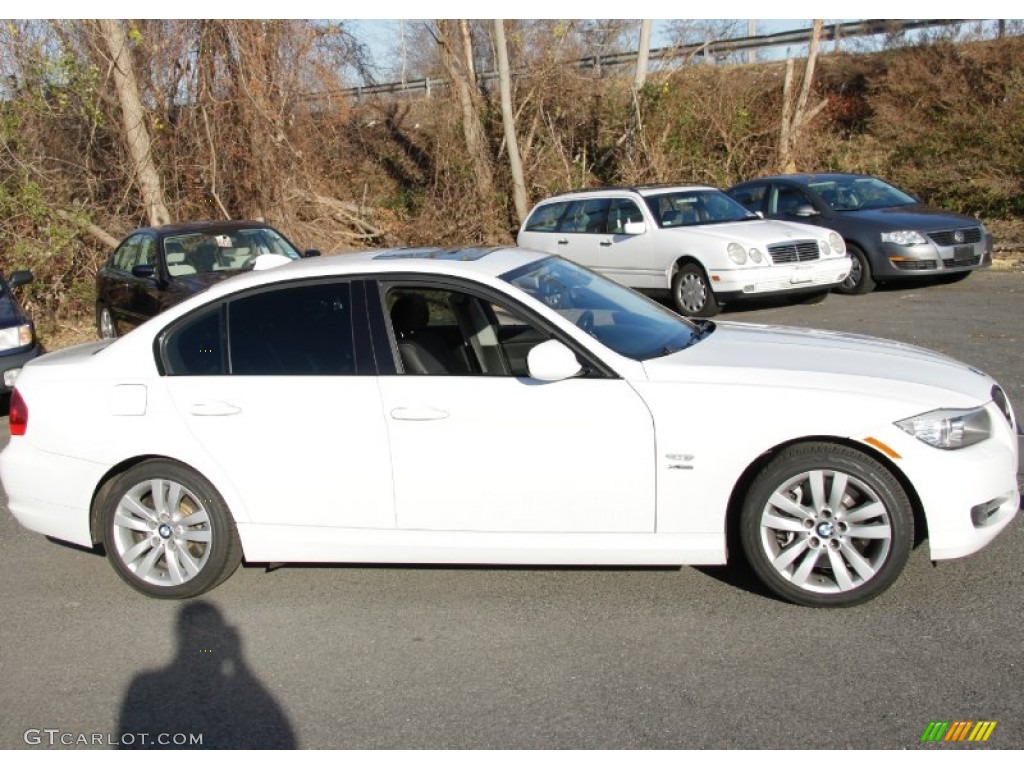 2009 3 Series 335xi Sedan - Alpine White / Black photo #4