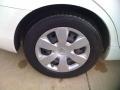 Super White - Camry LE Photo No. 27