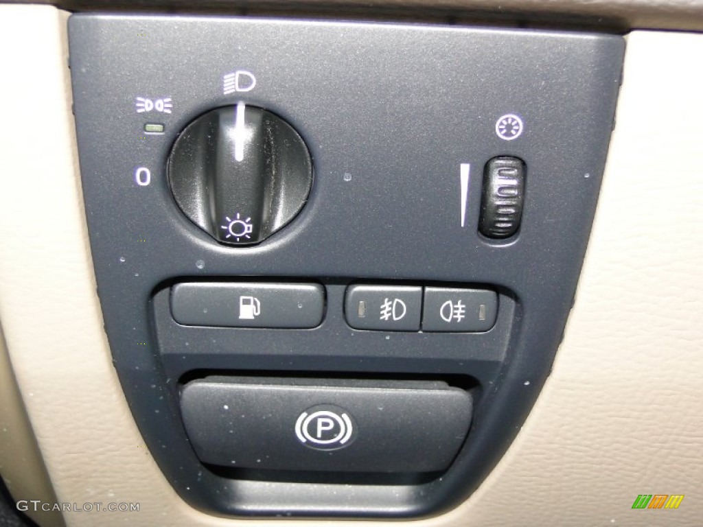 2010 Volvo XC90 3.2 Controls Photo #56999478