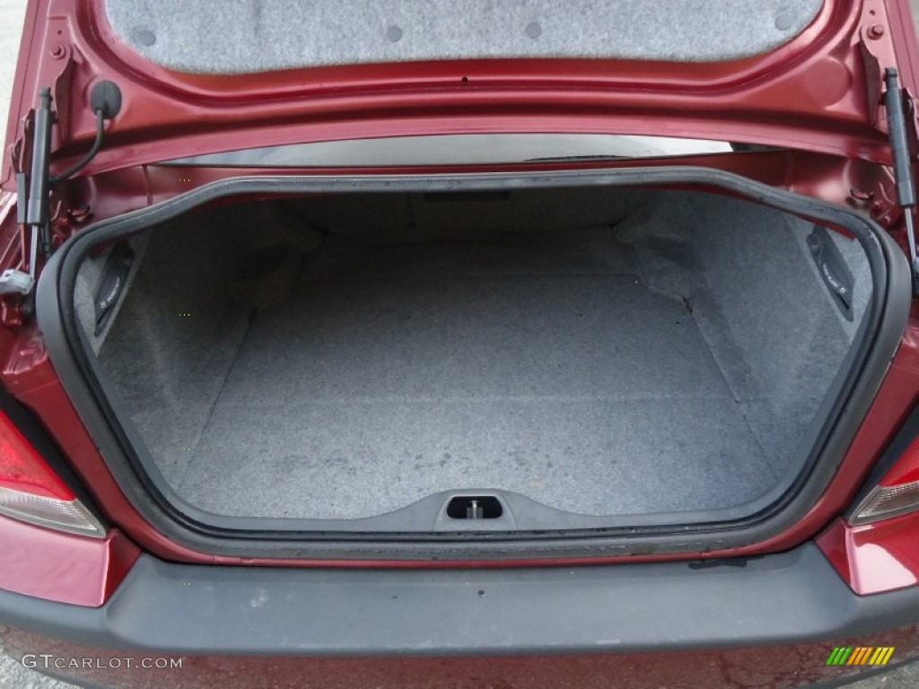 2004 Volvo S60 2.5T AWD Trunk Photo #56999877