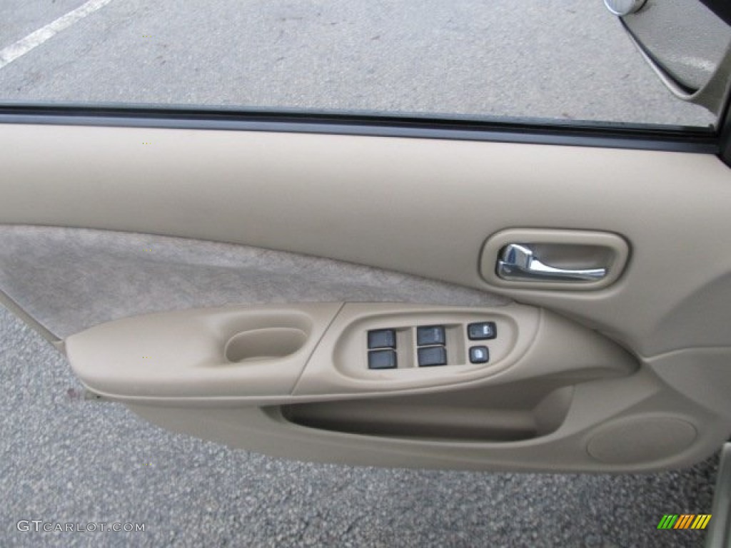 2002 Sentra GXE - Iced Cappuccino / Sand Beige photo #12