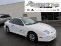 2000 Bright White Pontiac Sunfire GT Coupe #57001382