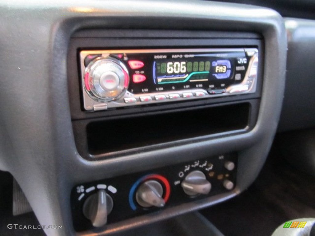 2000 Sunfire GT Coupe - Bright White / Graphite photo #11