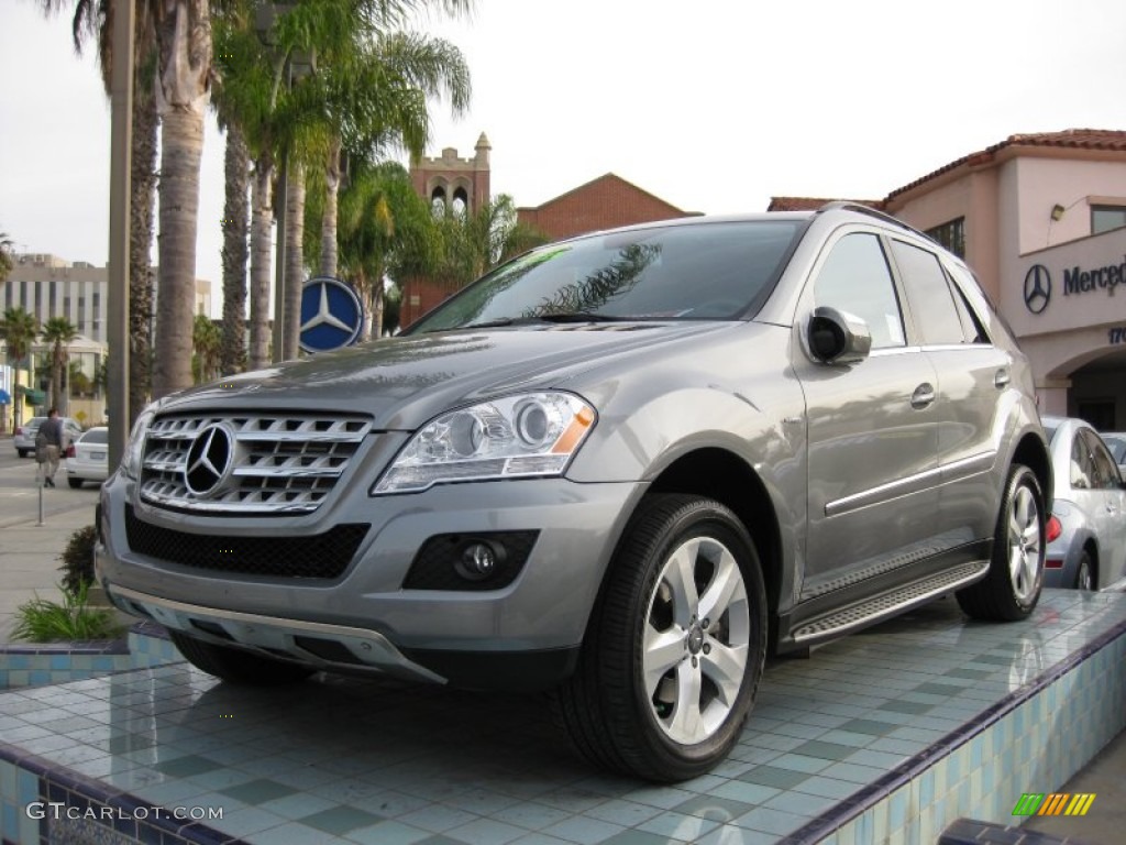 2010 Mercedes-Benz ML 350 BlueTEC 4Matic Exterior Photos