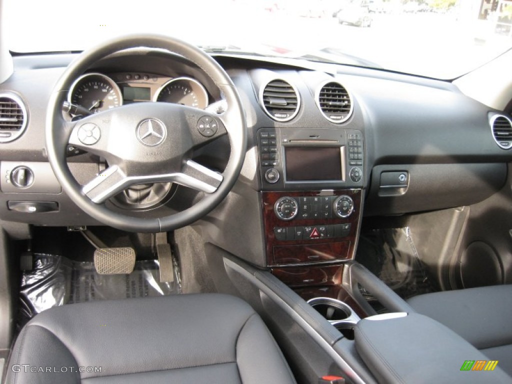 2010 Mercedes-Benz ML 350 BlueTEC 4Matic Black Dashboard Photo #57011850