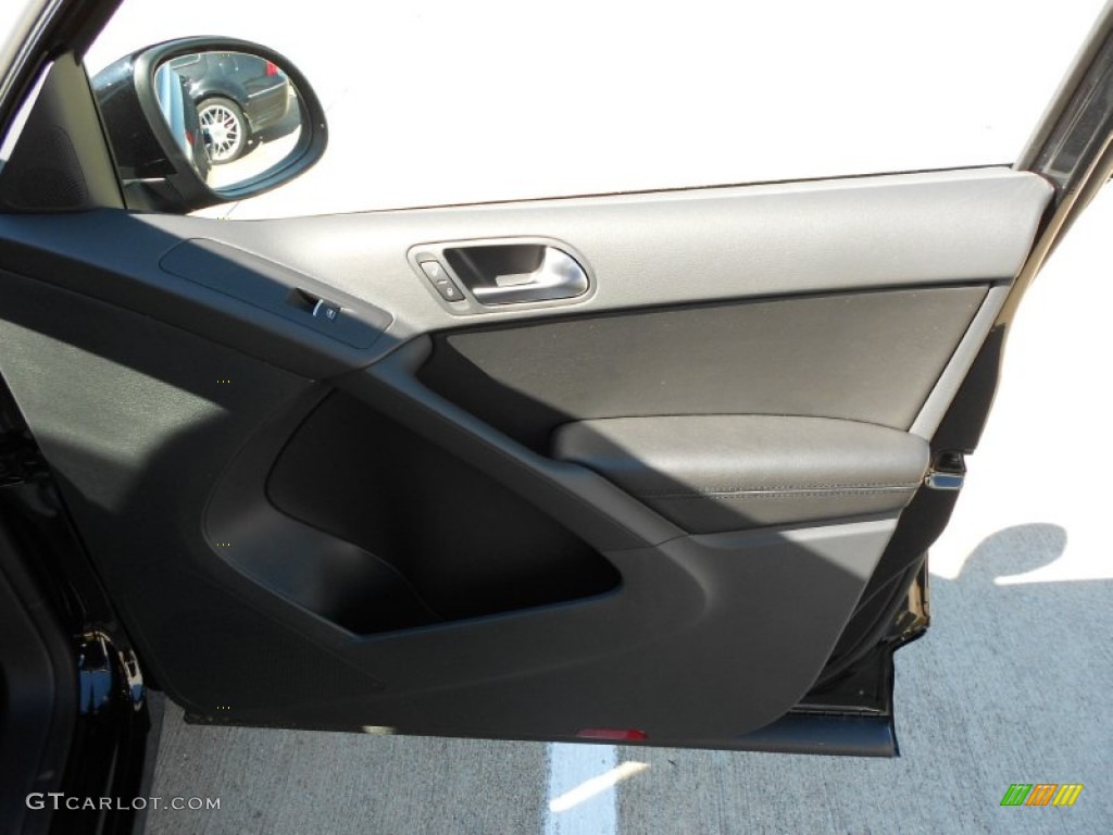 2012 Tiguan SE - Deep Black Metallic / Black photo #12
