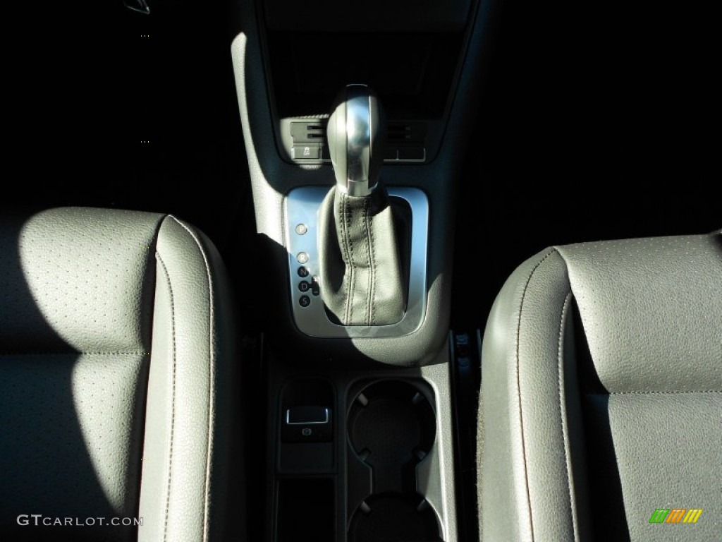 2012 Tiguan SE - Deep Black Metallic / Black photo #18