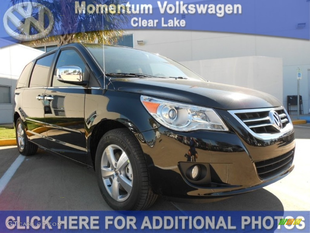 Nocturne Black Metallic Volkswagen Routan