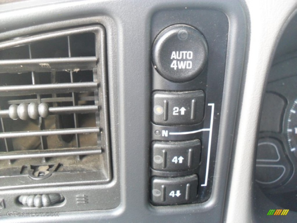 2006 Chevrolet Silverado 1500 LT Crew Cab 4x4 Controls Photo #57023057