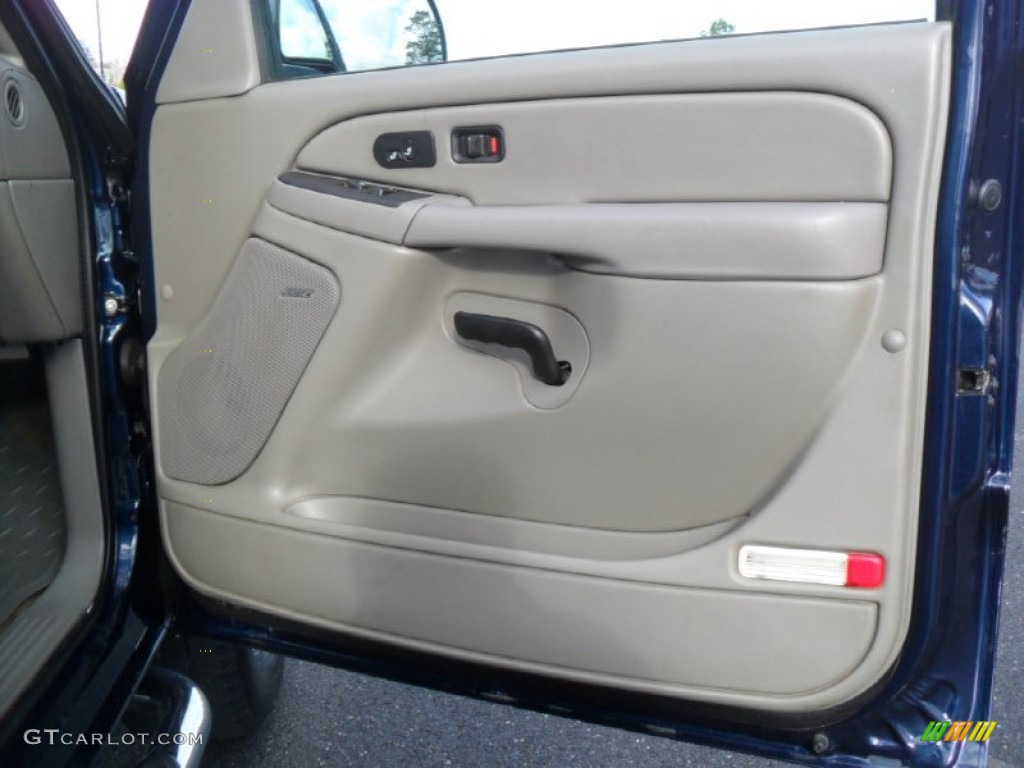 2006 Chevrolet Silverado 1500 LT Crew Cab 4x4 Medium Gray Door Panel Photo #57023130
