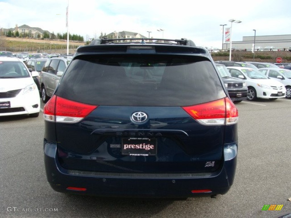 2011 Sienna XLE AWD - South Pacific Blue Pearl / Light Gray photo #5