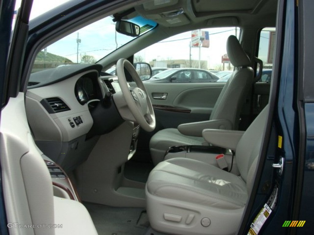 2011 Sienna XLE AWD - South Pacific Blue Pearl / Light Gray photo #7