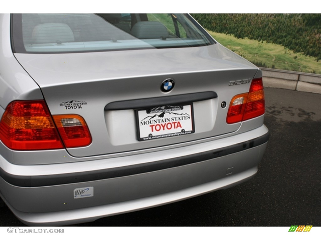 2002 3 Series 325i Sedan - Titanium Silver Metallic / Grey photo #17