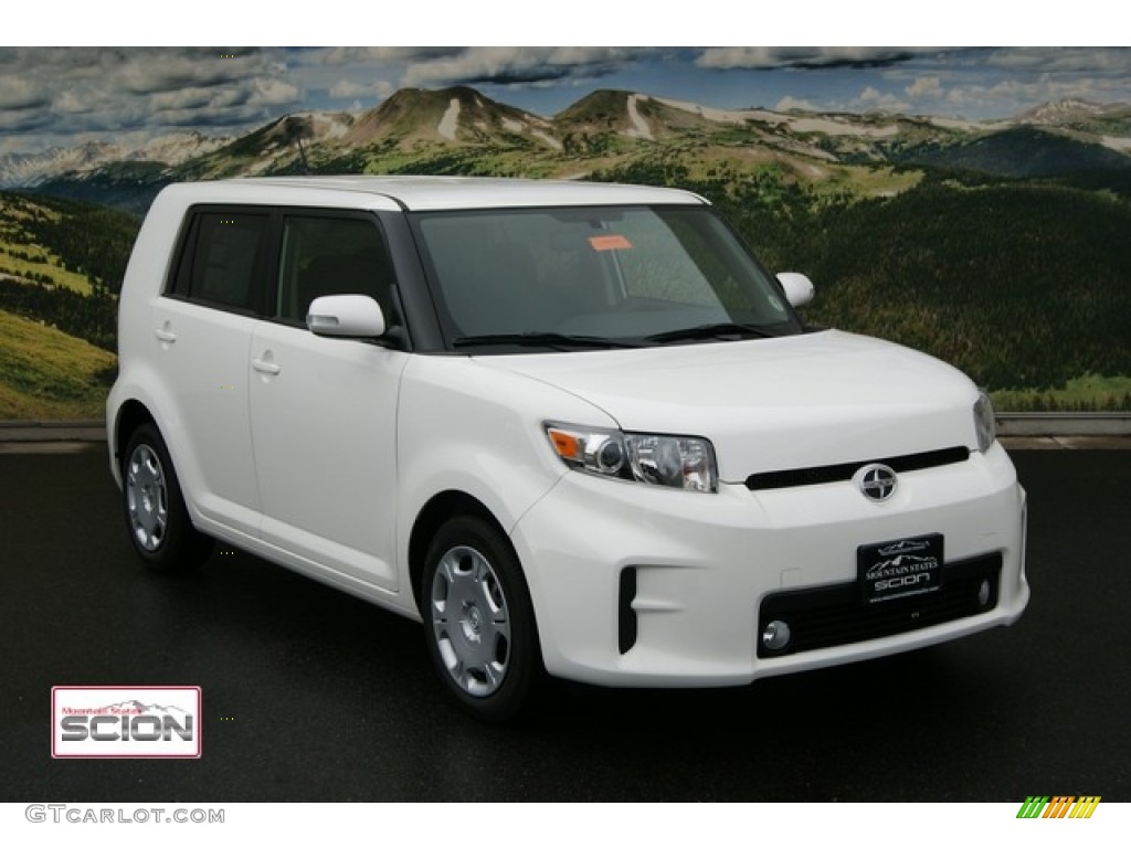 Super White Scion xB