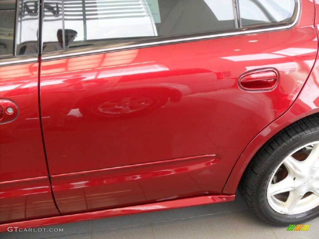2003 Alero GL Sedan - Ruby Red Metallic / Pewter photo #4