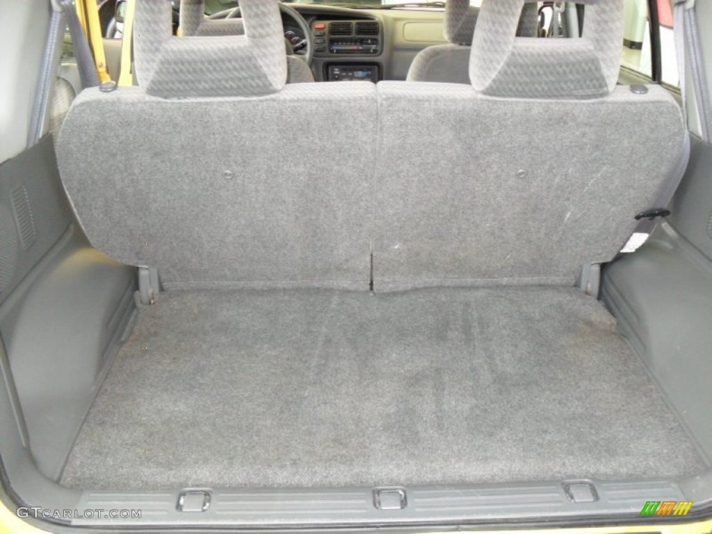 2004 Suzuki Grand Vitara LX 4WD Trunk Photo #57027812