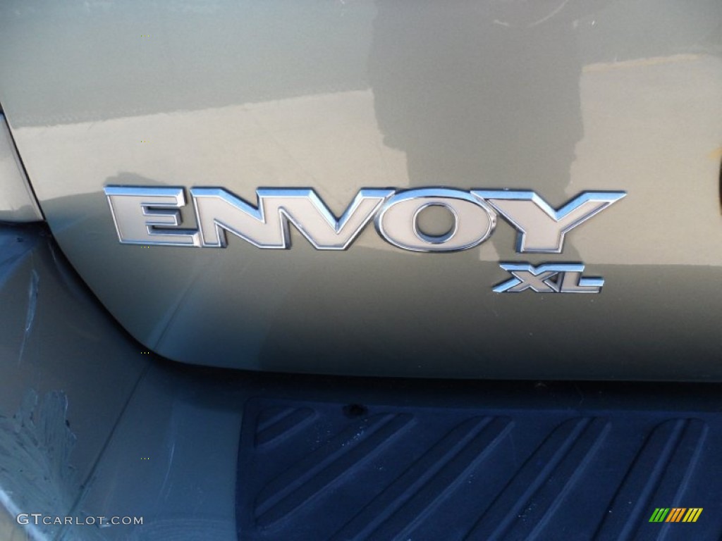 2004 GMC Envoy XL SLE Marks and Logos Photos