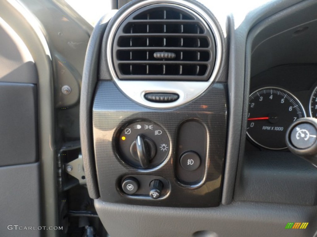 2004 GMC Envoy XL SLE Controls Photo #57028583