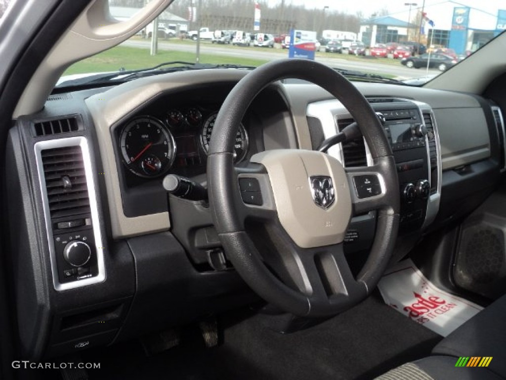 2011 Ram 1500 SLT Quad Cab 4x4 - Bright Silver Metallic / Dark Slate Gray/Medium Graystone photo #8