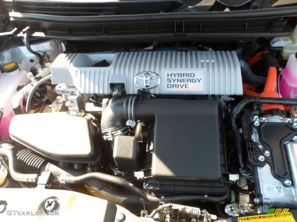 2011 Toyota Prius Hybrid III Engine Photos
