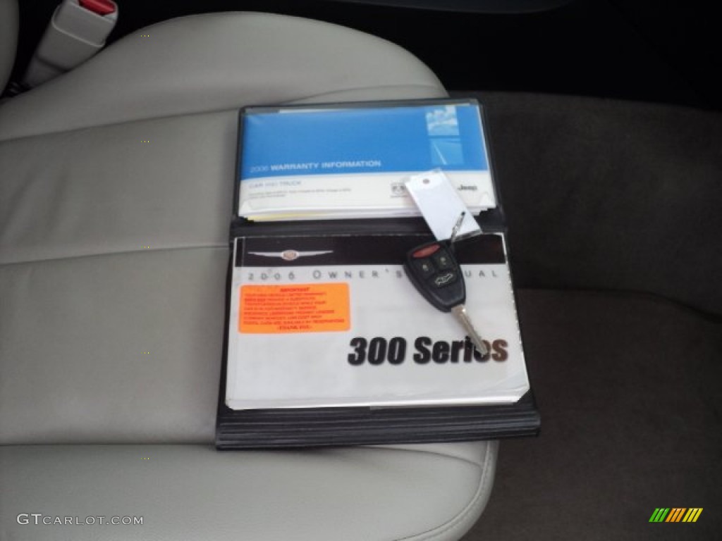 2006 Chrysler 300 Touring Books/Manuals Photo #57032105