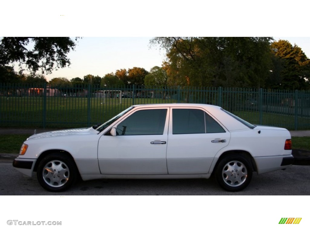 Arctic White 1992 Mercedes-Benz E Class 300 E Sedan Exterior Photo #57032342