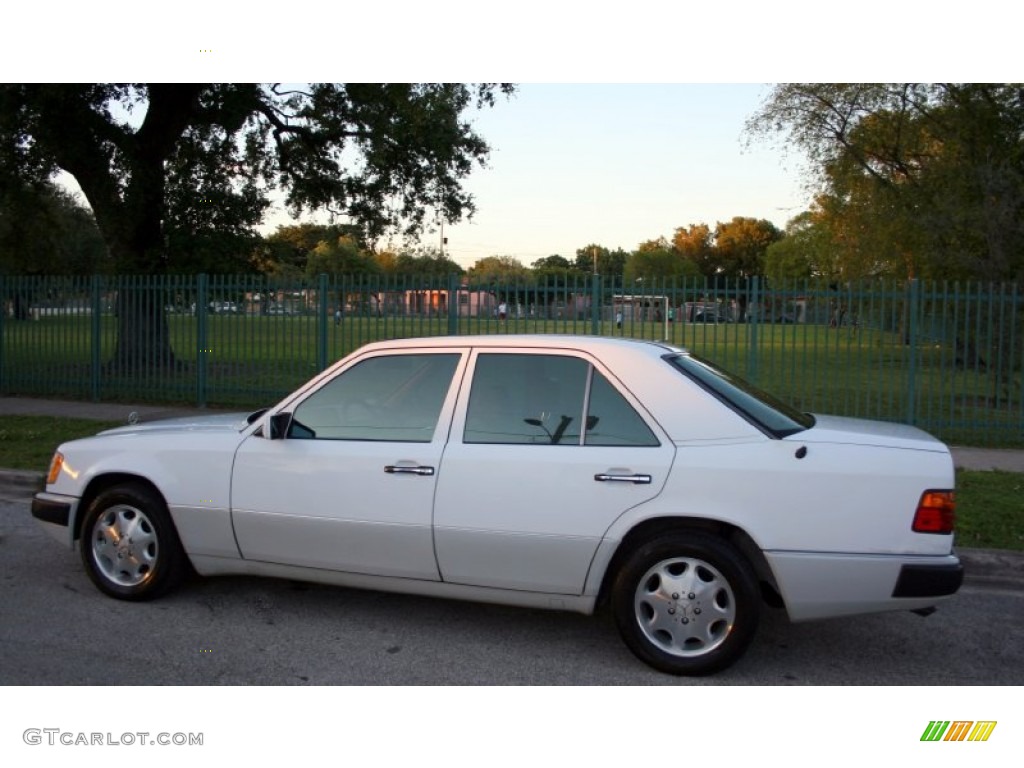 Arctic White 1992 Mercedes-Benz E Class 300 E Sedan Exterior Photo #57032345