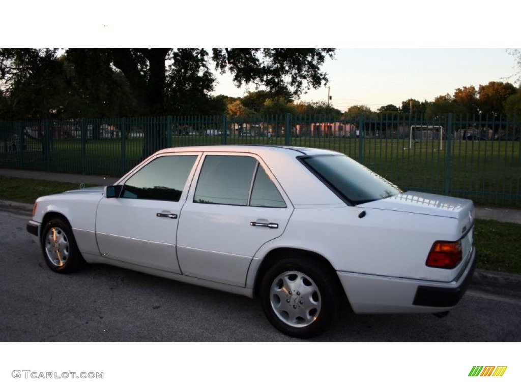 Arctic White 1992 Mercedes-Benz E Class 300 E Sedan Exterior Photo #57032352