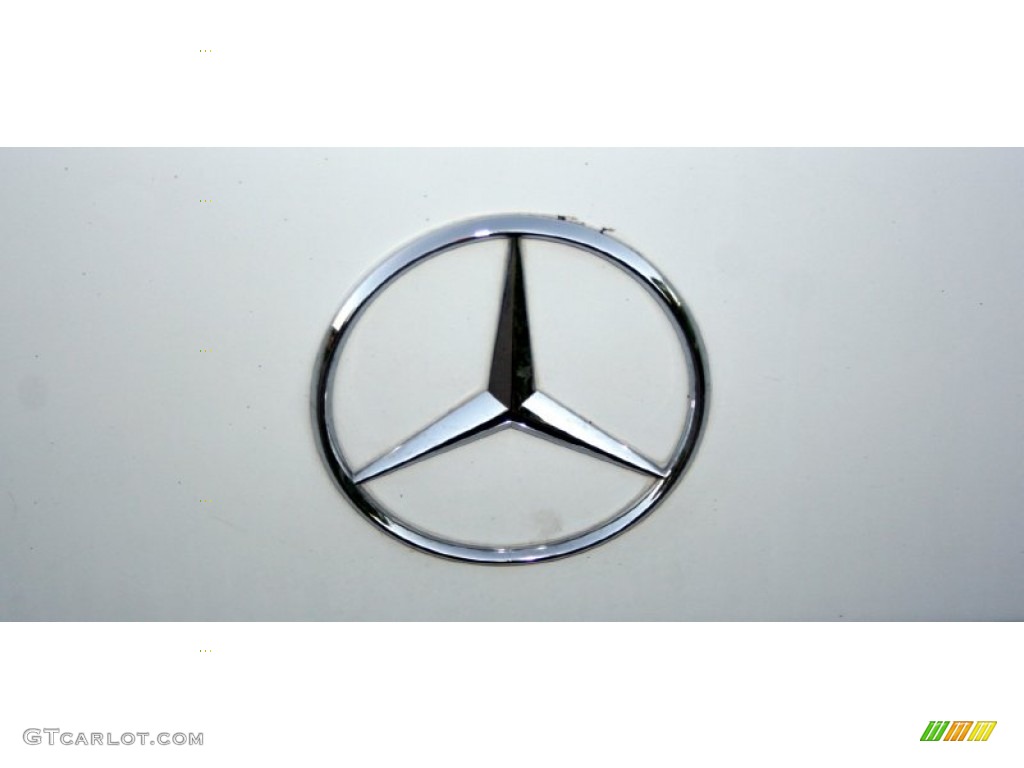 1992 Mercedes-Benz E Class 300 E Sedan Marks and Logos Photo #57032411