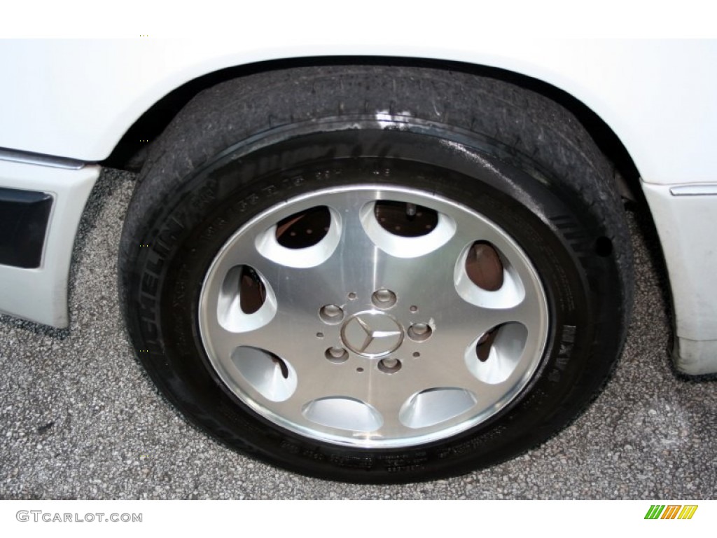 1992 Mercedes-Benz E Class 300 E Sedan Wheel Photo #57032453