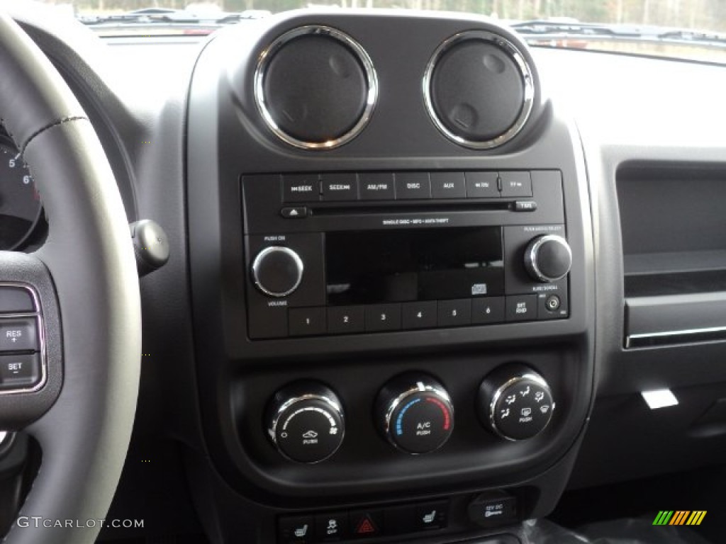 2012 Jeep Patriot Latitude 4x4 Controls Photo #57032489
