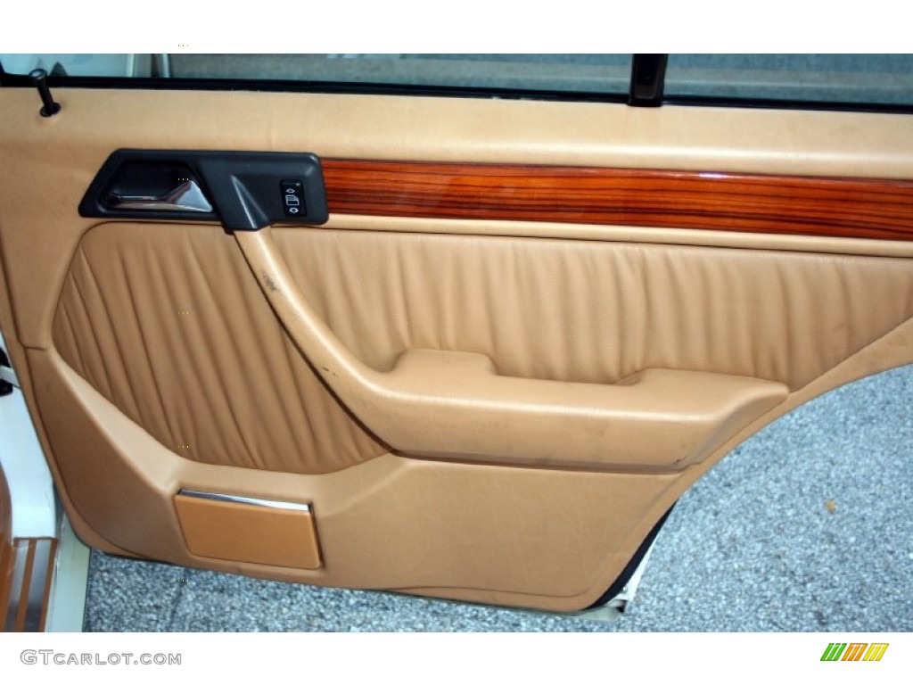 1992 Mercedes-Benz E Class 300 E Sedan Palomino Door Panel Photo #57032492