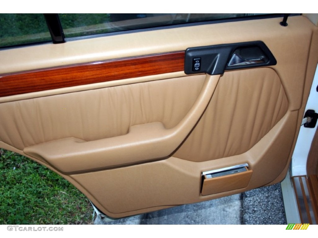 1992 Mercedes-Benz E Class 300 E Sedan Palomino Door Panel Photo #57032498