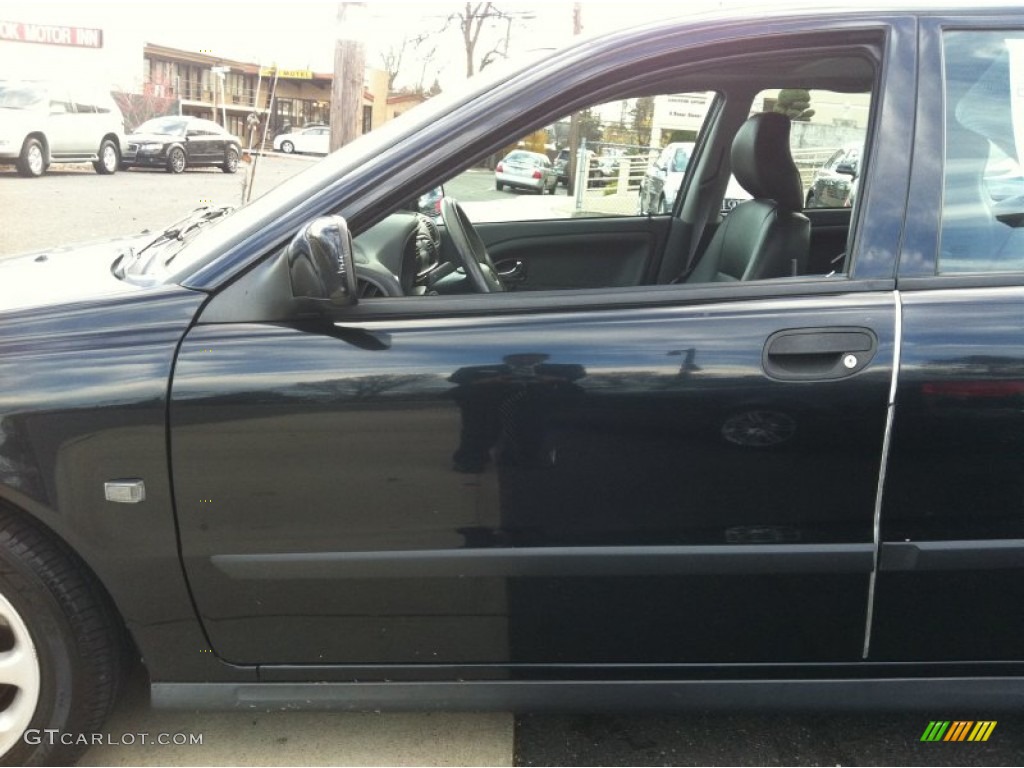 2001 S40 1.9T - Midnight Black Metallic / Off Black photo #4