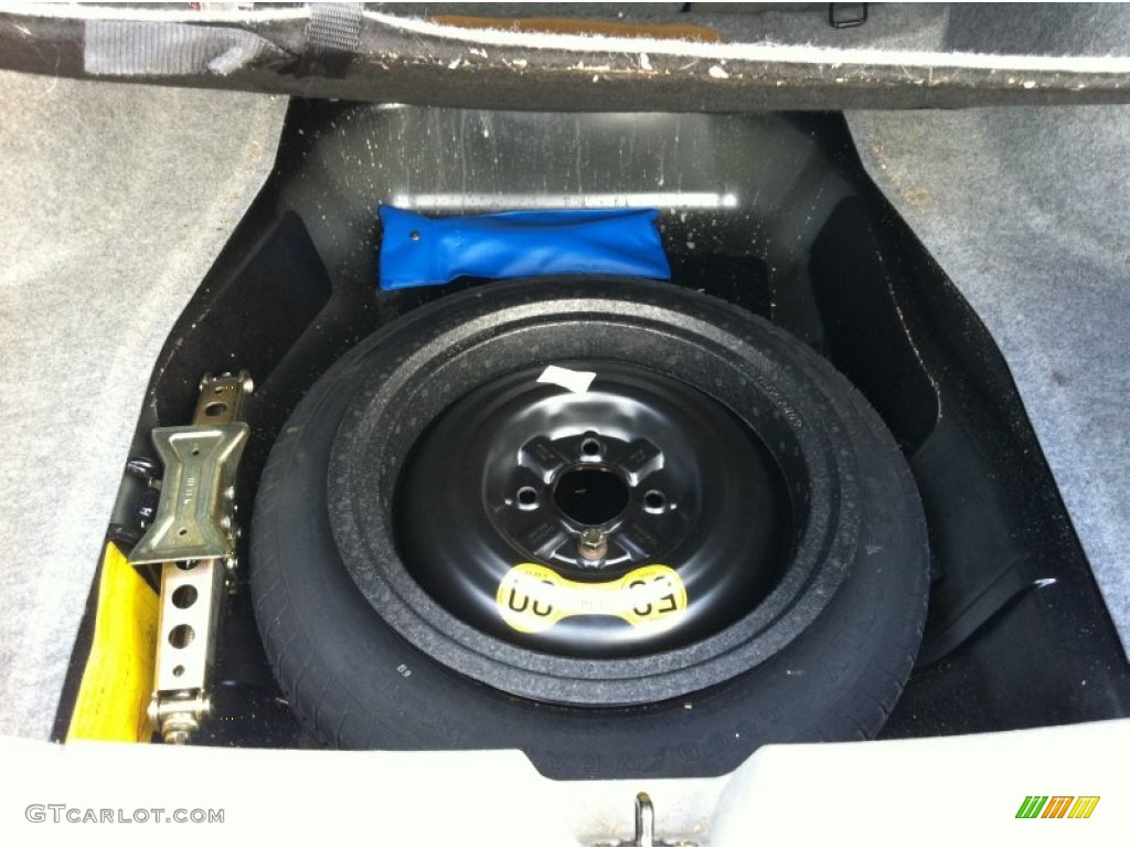 2001 S40 1.9T - Midnight Black Metallic / Off Black photo #23